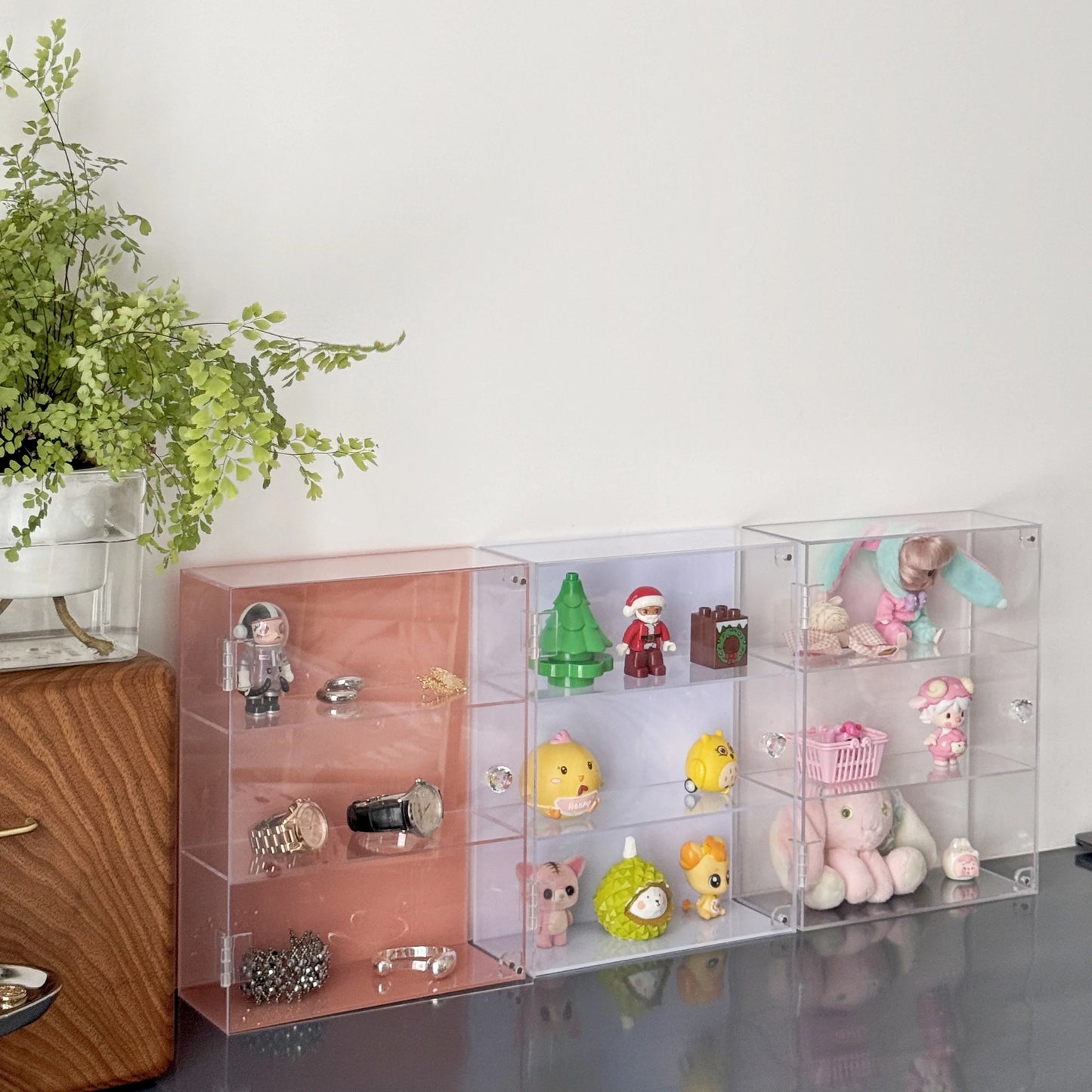 Crystal Vanity Organizer – Vitrine Acrílica com Porta e Puxador